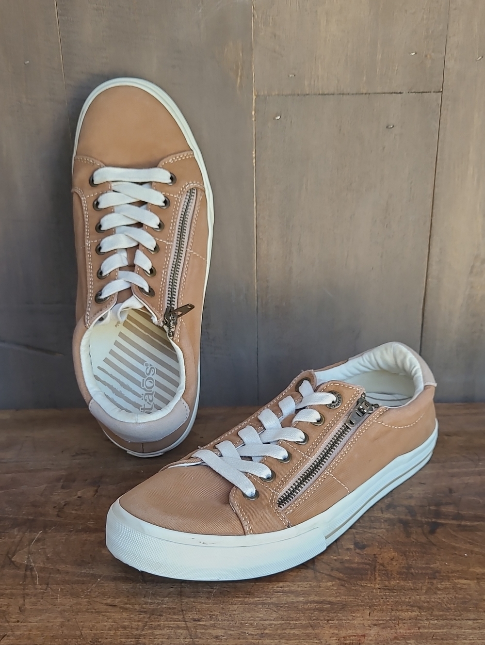 EUC Taos Z-Soul Canvas Sneakers Women's sz 9 Brown Lace Up Side Zip Shoes